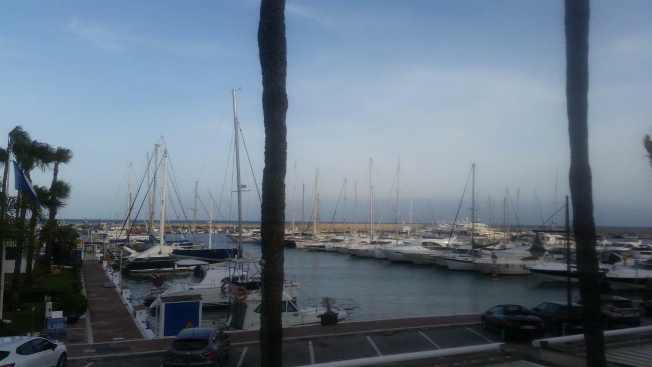 Puerto Deportivo Estepona Buitenkant foto