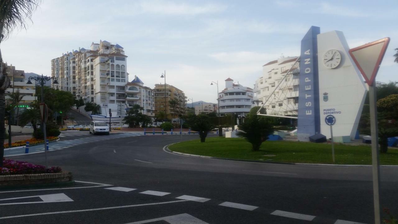 Puerto Deportivo Estepona Buitenkant foto