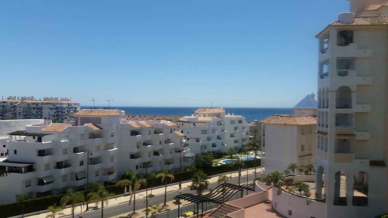 Puerto Deportivo Estepona Buitenkant foto